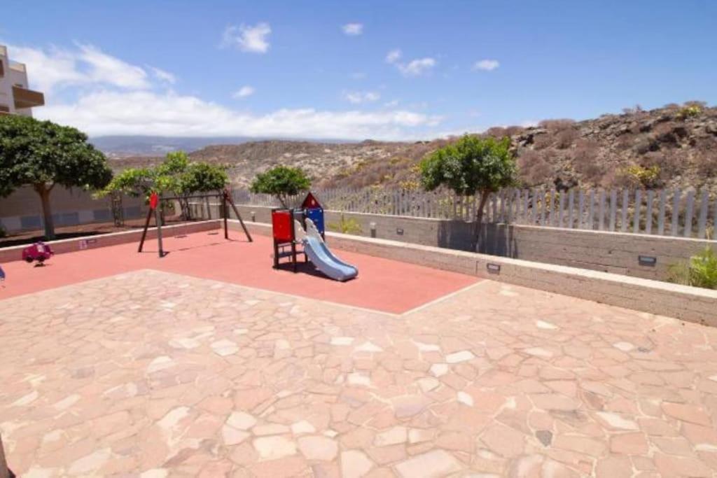 El Medano Beachfront Triplex Penthouse With Pool, Rooftop, Sea View Exterior photo